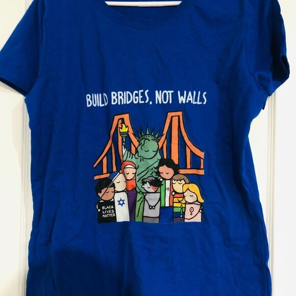 Fruit of the Loom Women's T-Shirt Build‎ Bridges Not Walls Cotton Blue XL NWT - Picture 2 of 5